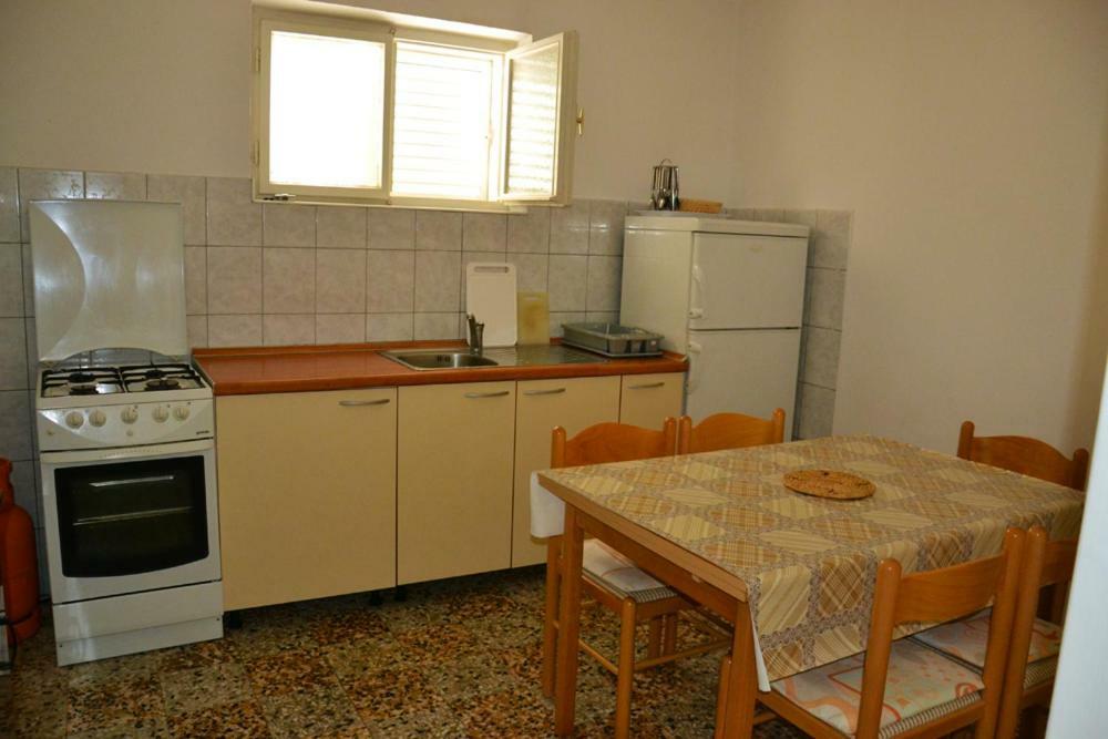 Apartments Pavla Orebic Ngoại thất bức ảnh
