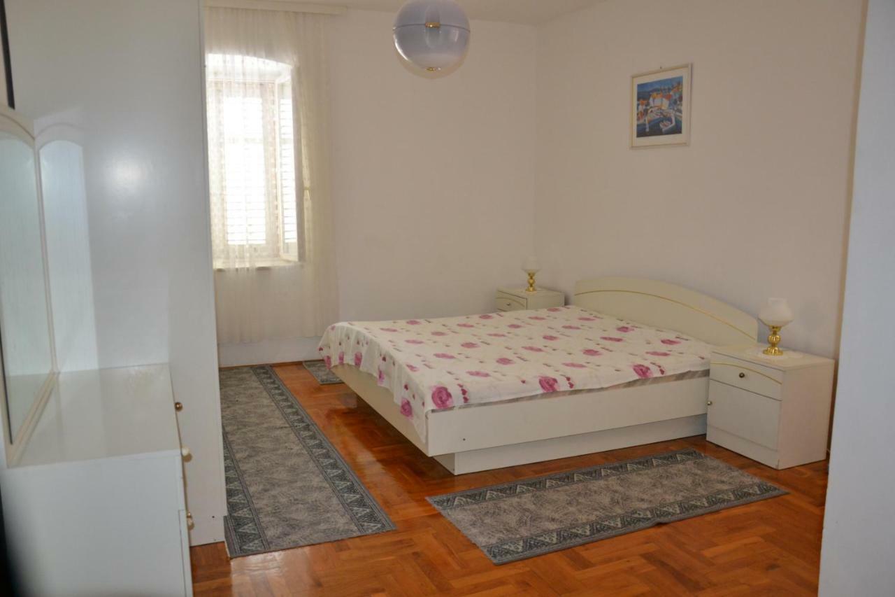 Apartments Pavla Orebic Ngoại thất bức ảnh