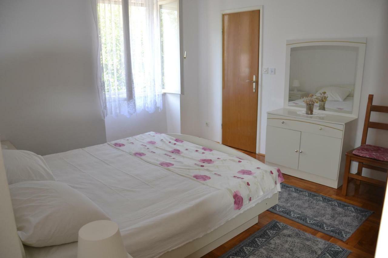 Apartments Pavla Orebic Ngoại thất bức ảnh
